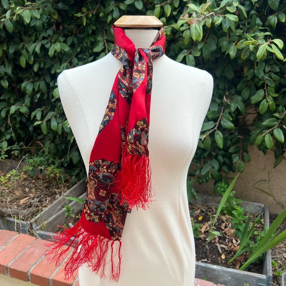 Red Patterned Scarf - Picture 5 of 6
